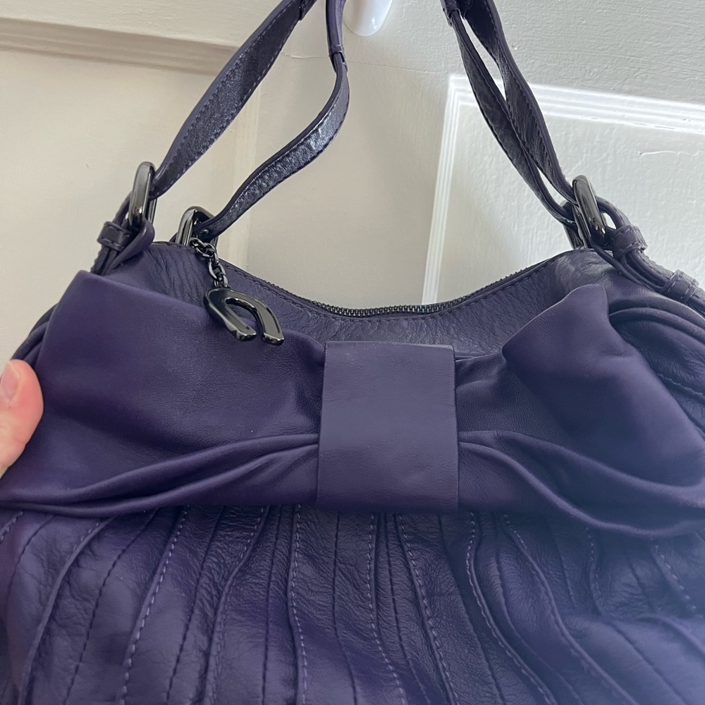 Betsey Johnson large leather purple bow purse - Picture 3 of 8